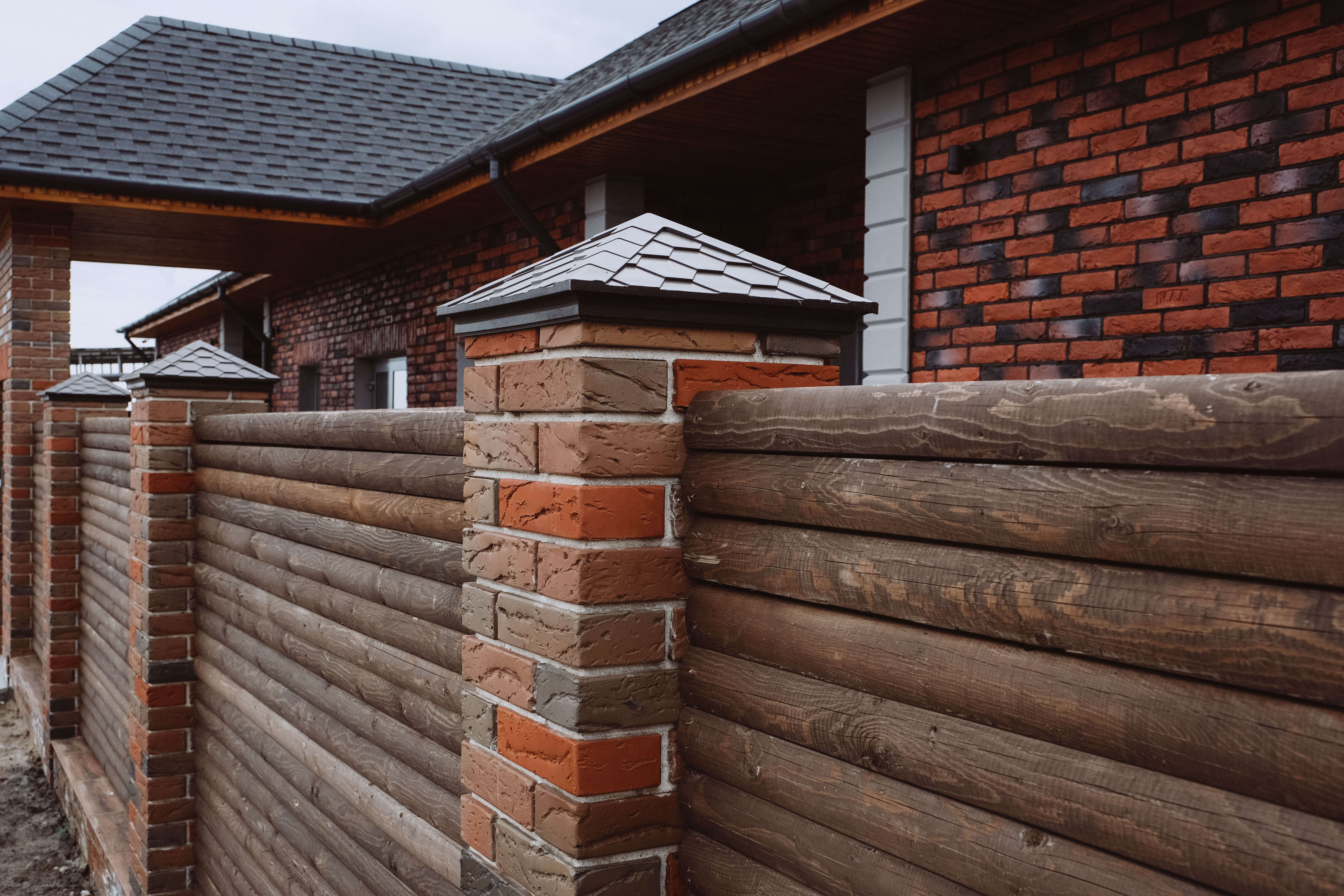 Колпак Zking Эверест Коричневый на столб 1.5х1.5 кирпича (390х390мм) в Сухуме фото