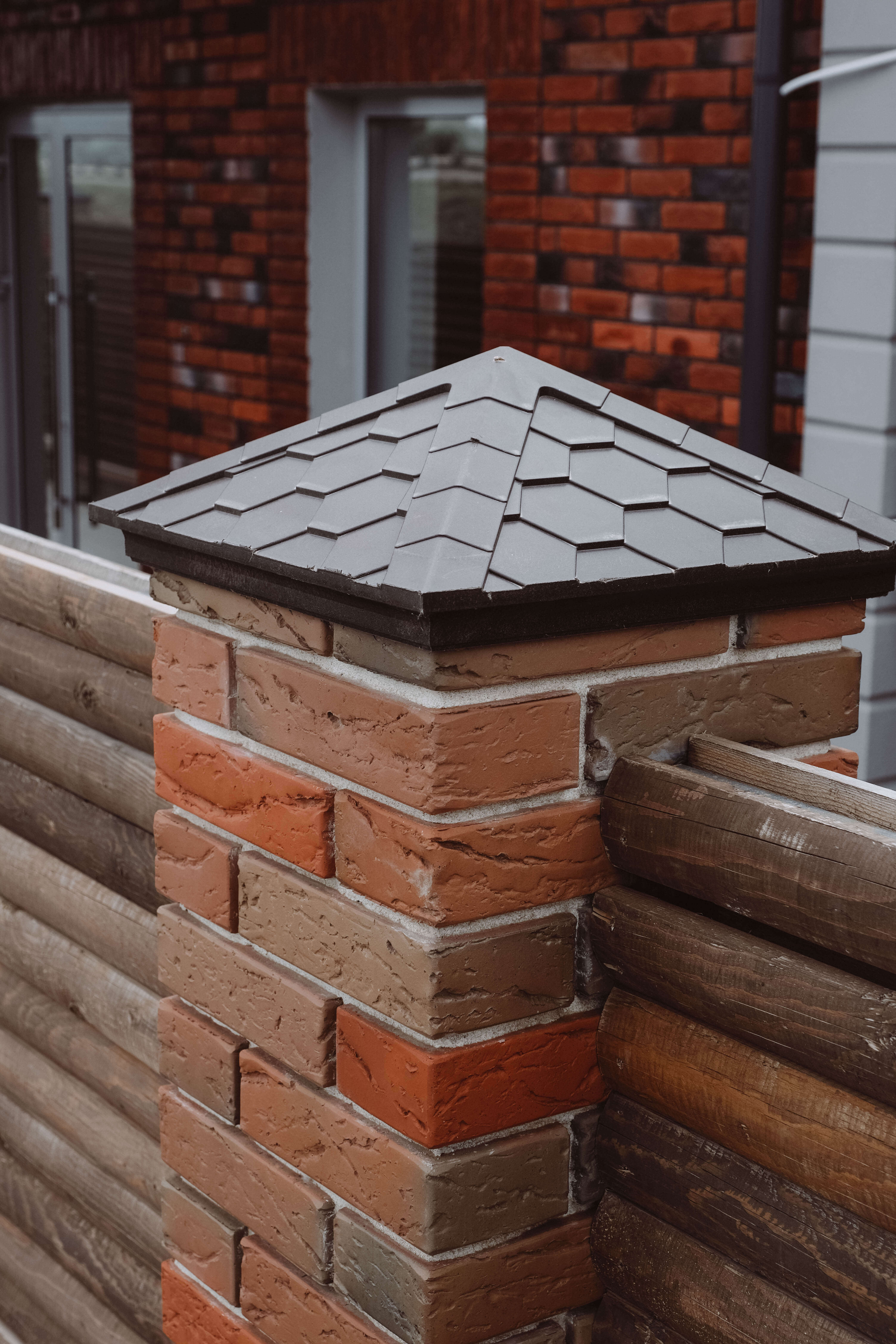 Колпак Zking Эверест Коричневый на столб 1.5х1.5 кирпича (390х390мм) в Сухуме фото